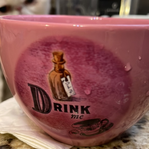 NWT Disney Alice In Wonderland large coffee, tea, or soup mug - Picture 5 of 5